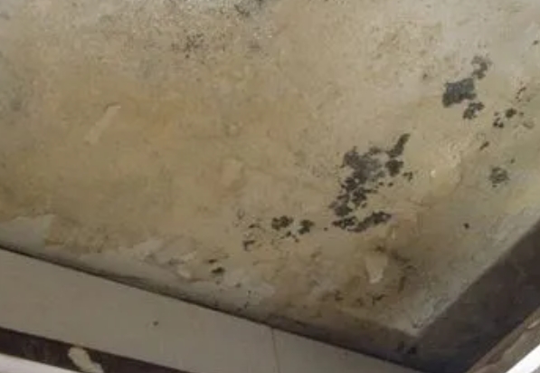 环江阳台漏水维修公司分享下环江卫生间渗水维修需要注意哪些问题。